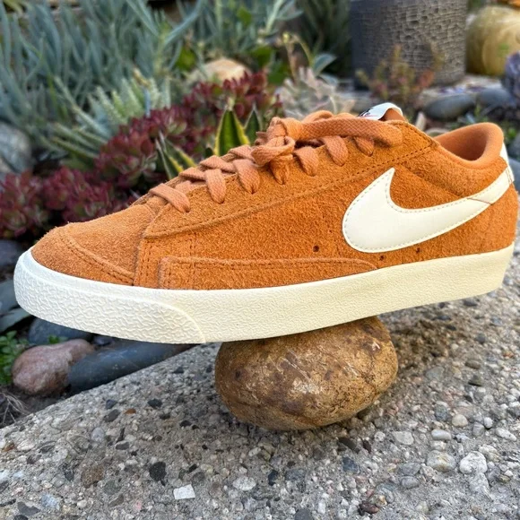 Nike Blazer Low Suede Sneakers - Picture 15 of 15
